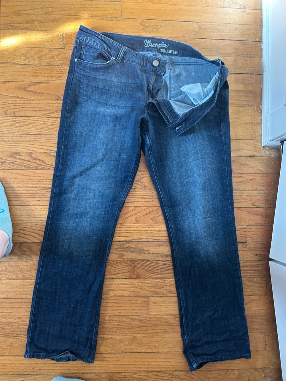 Wrangler Men's Indigo Straight Leg Jeans